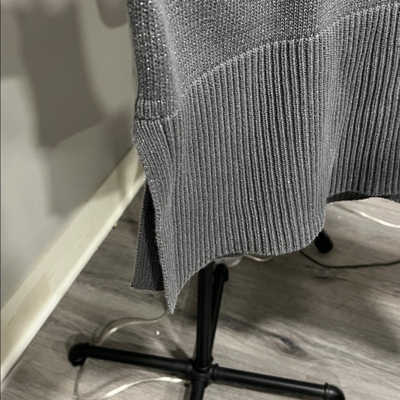 GAP Women’s Knit Sweater – Size Large, Gray with Silver Sparkles - Picture 6 of 8